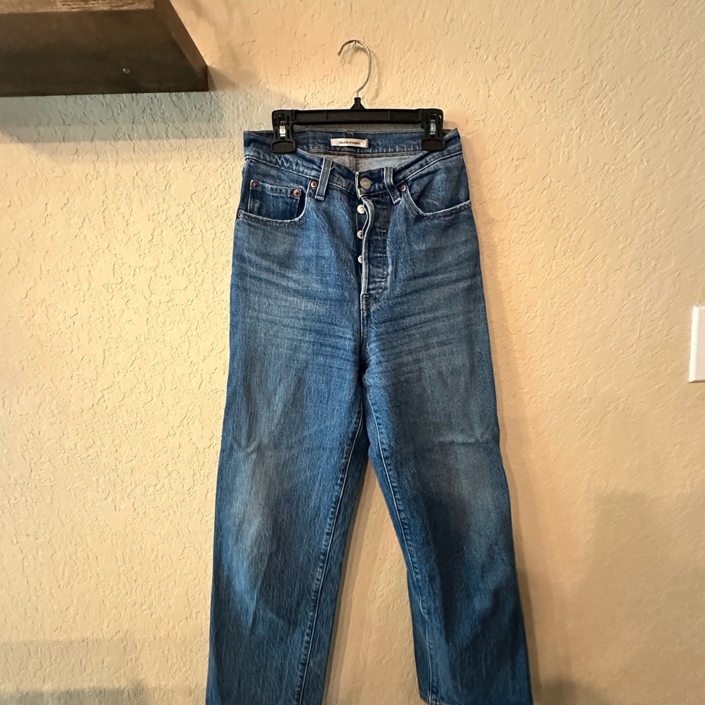 Levi's Blue Women's Ribcage Straight Jeans